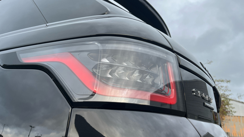 Land Rover Range Rover Sport 2.0 P400e HSE Dynamic Black 5dr Auto Estate